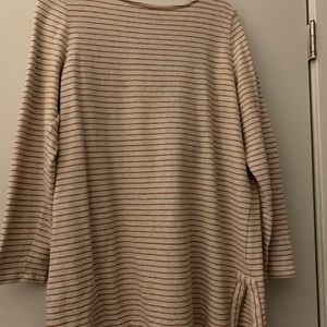 Fine stripes top